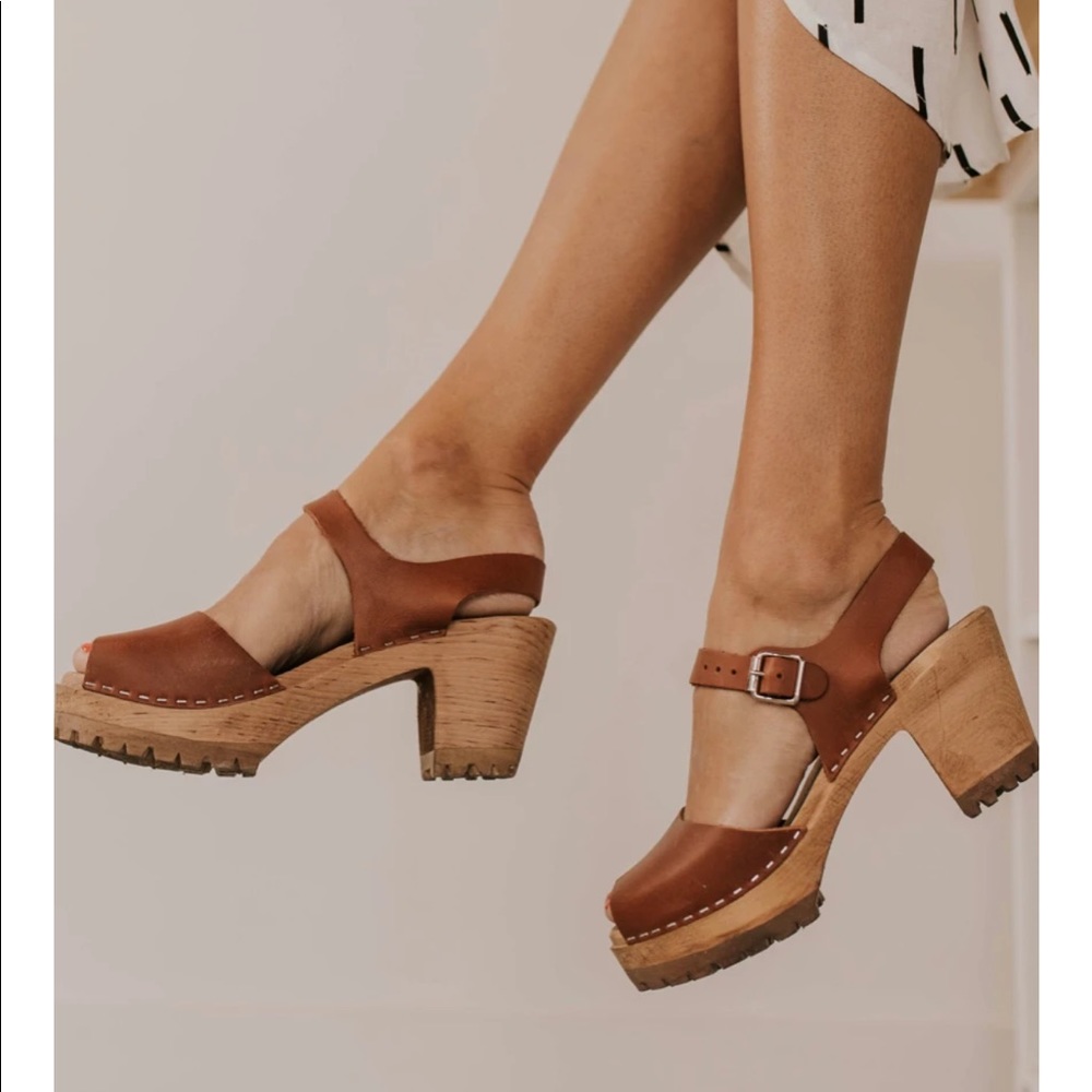 MIA Greta Brown Leather Clog Sandals 8.5-9